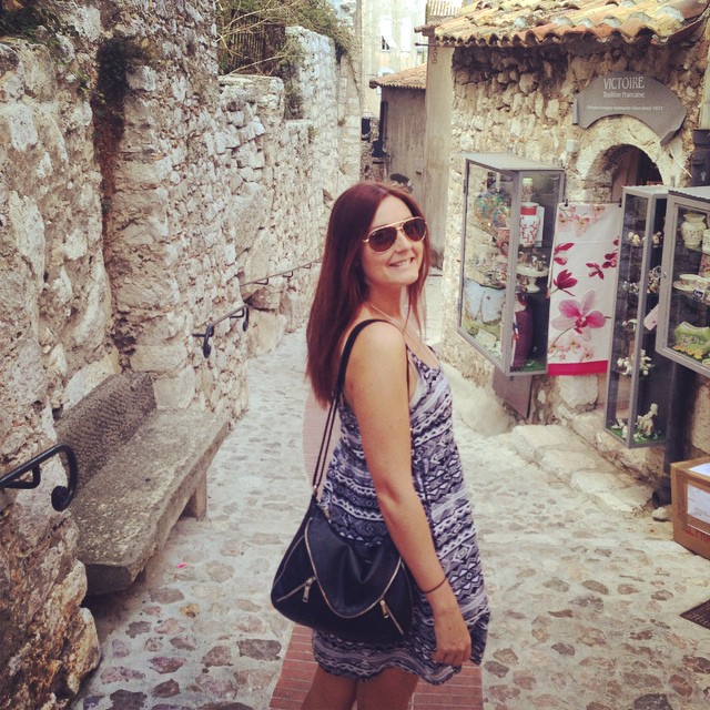 Some hot chick in Eze ; )
